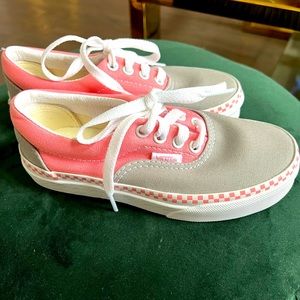 BRAND NEW GIRLS VANS SIZE 13